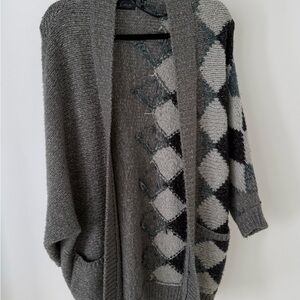 Elegant Gray Argyle Women's Cardigan